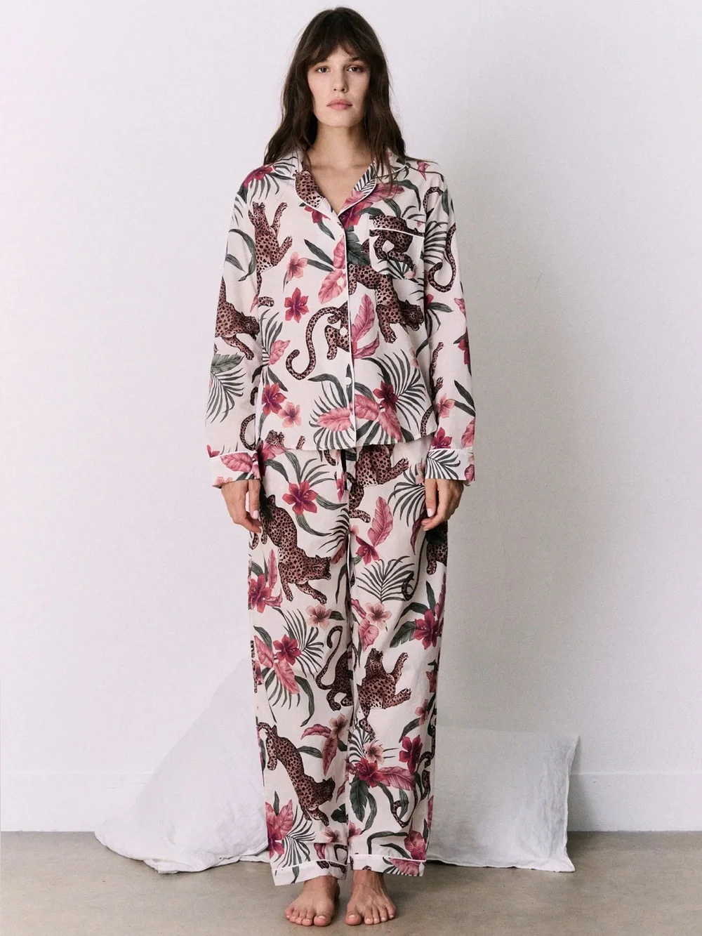 Desmond & Dempsey Soleia Leopard Cream Print Pajamas